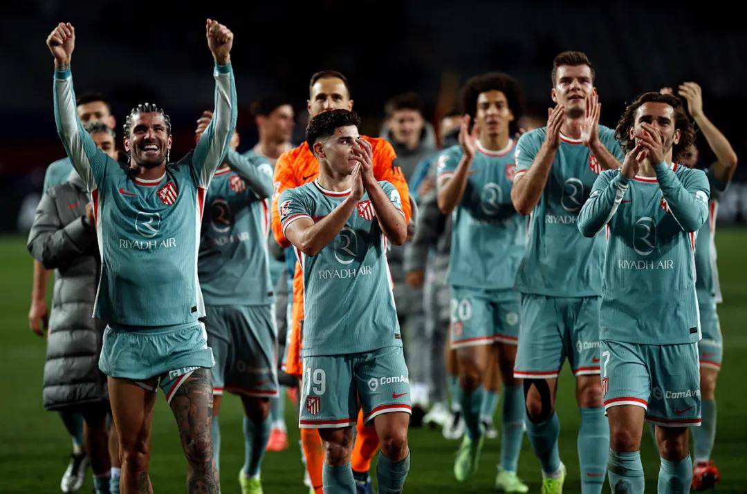 西甲争冠战:巴萨-击败马德里竞技取榜首 西甲争冠战:巴萨-击败马德里竞技取榜首