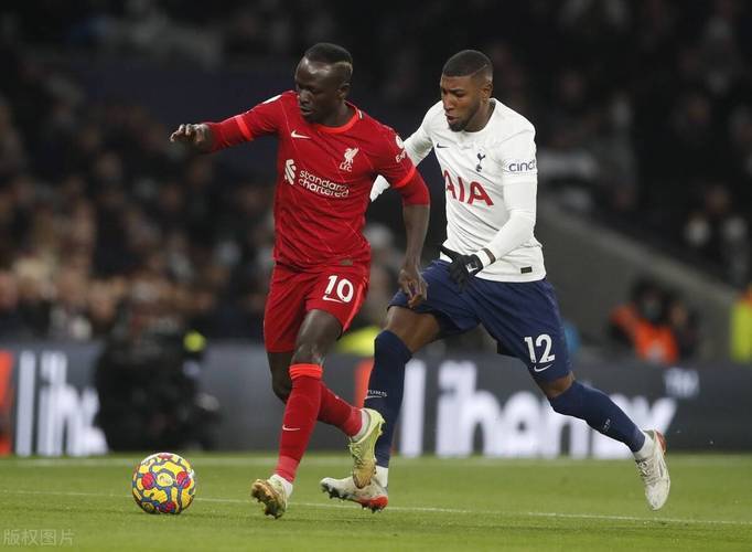 利兹联主场大胜热刺，逆袭成功！