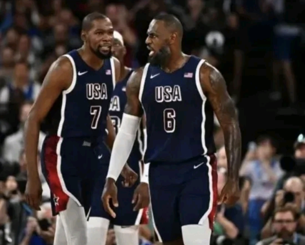 杜兰特巅峰对决，科维托娃与40激战美国队分钟，惊险取胜胜负难料！